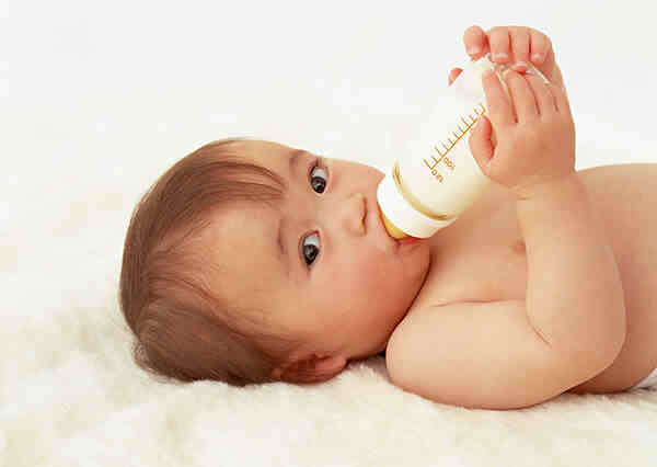 奶瓶多久换一次好 宝宝奶瓶哪种材质好