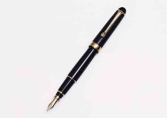 钢笔的种类有哪些 常见4大类钢笔划分