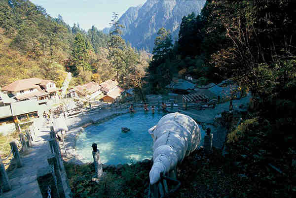 泡温泉哪里好--四川海螺沟温泉